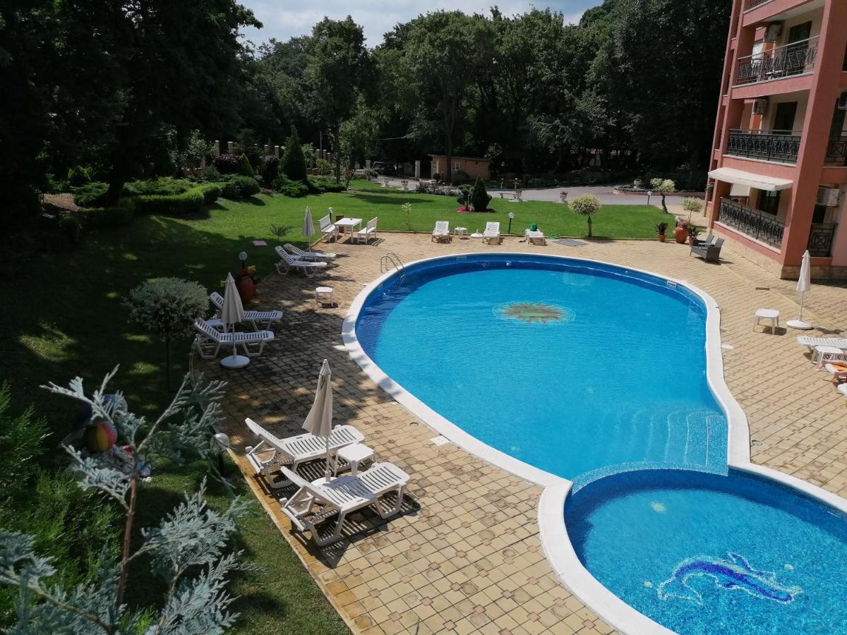 Sunrise Complex Apartments โกลเดน แซนส์ ภายนอก รูปภาพ