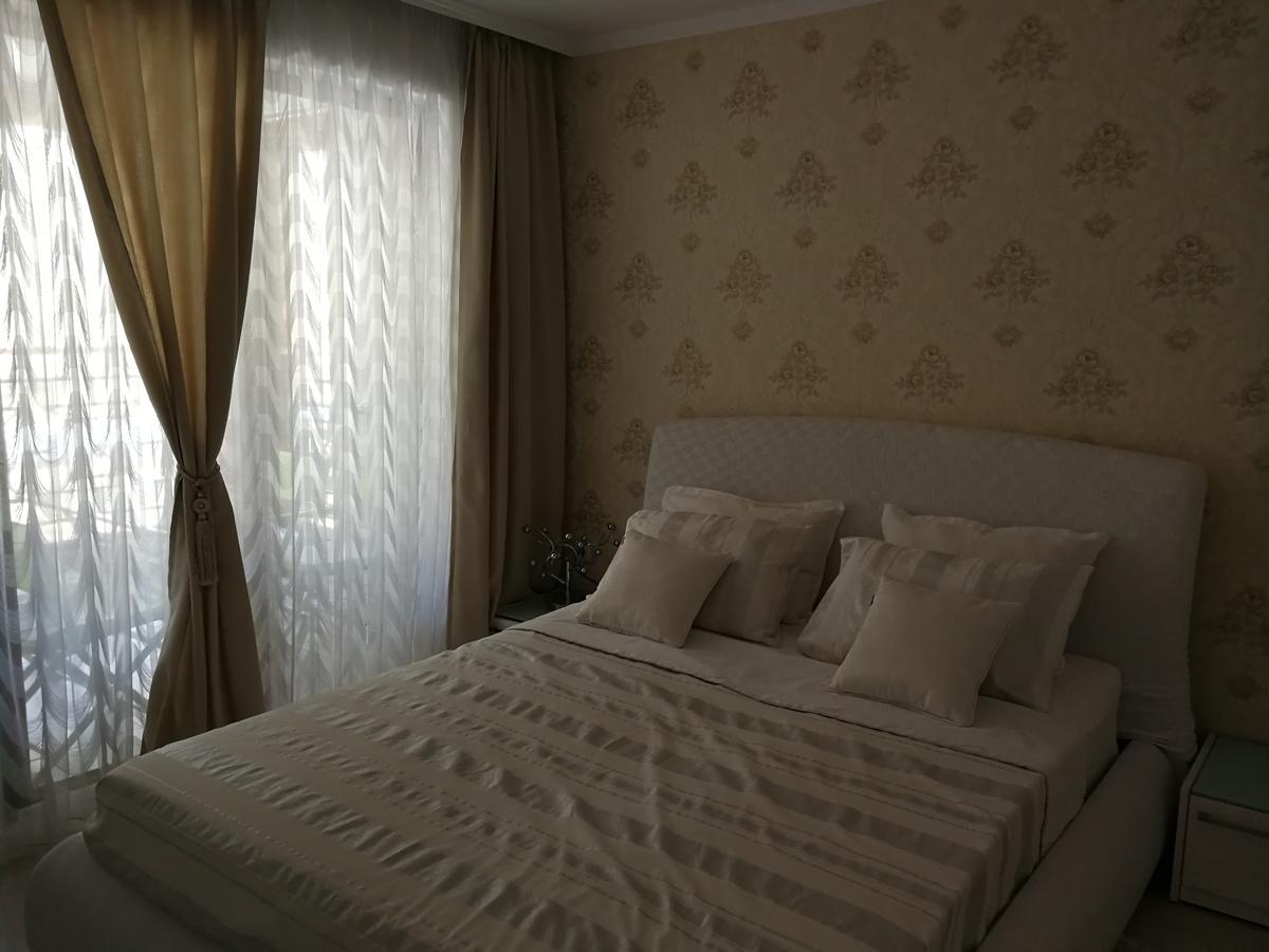 Sunrise Complex Apartments โกลเดน แซนส์ ภายนอก รูปภาพ