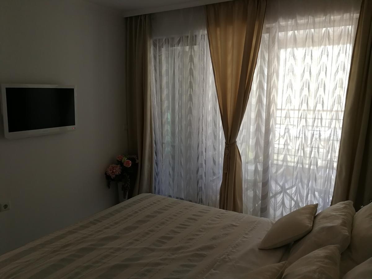 Sunrise Complex Apartments โกลเดน แซนส์ ภายนอก รูปภาพ