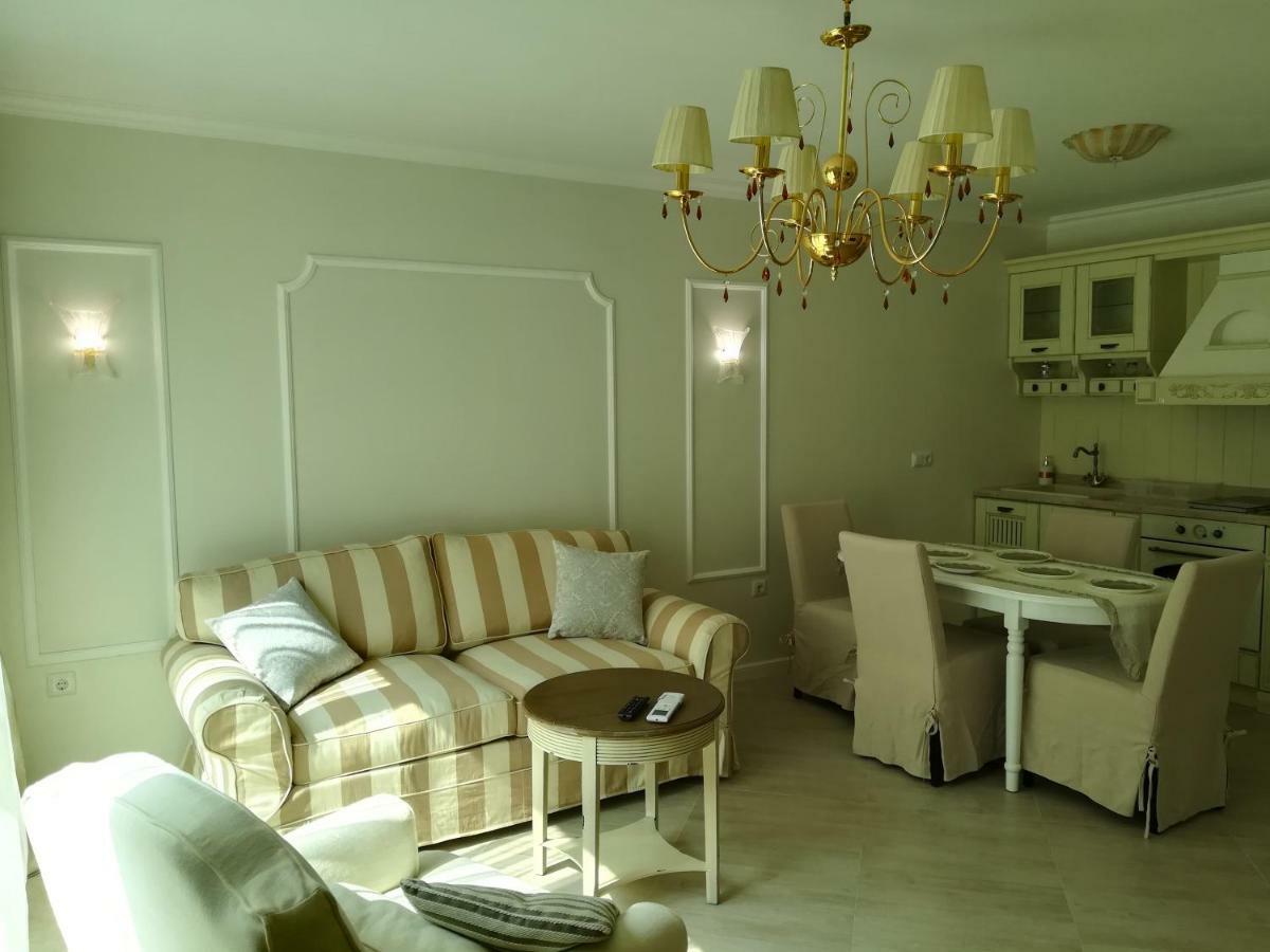 Sunrise Complex Apartments โกลเดน แซนส์ ภายนอก รูปภาพ